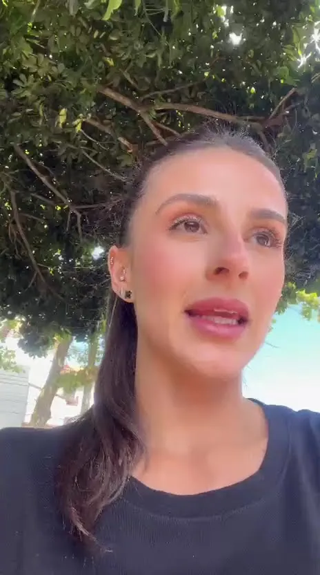 Depoimento em vídeo de cliente do Encantadora