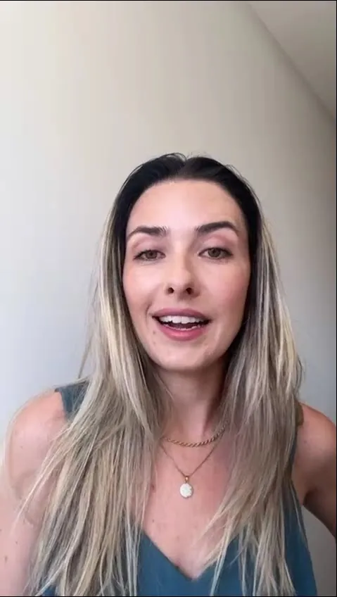 Depoimento em vídeo de cliente do Encantadora